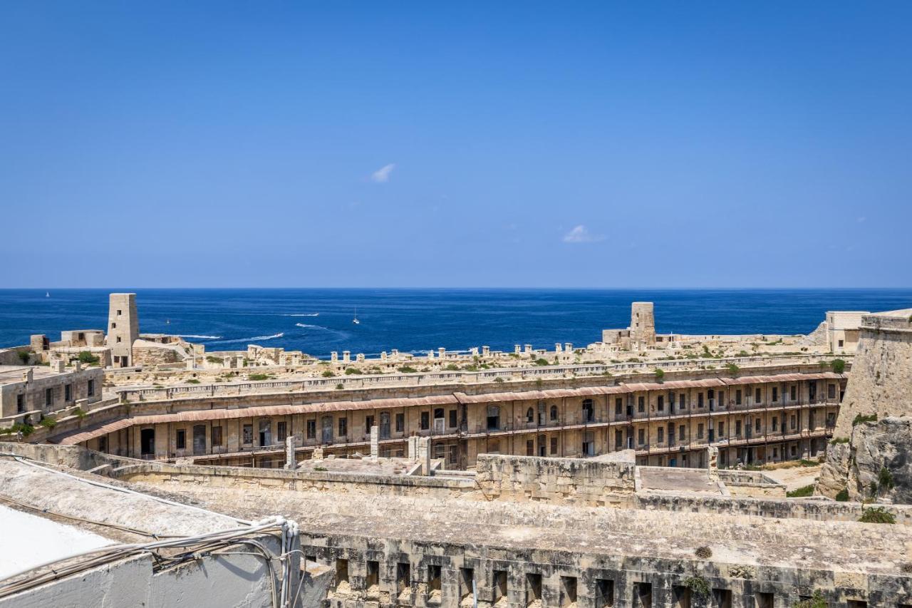 Valletta Bastions Seafront House Exterior photo